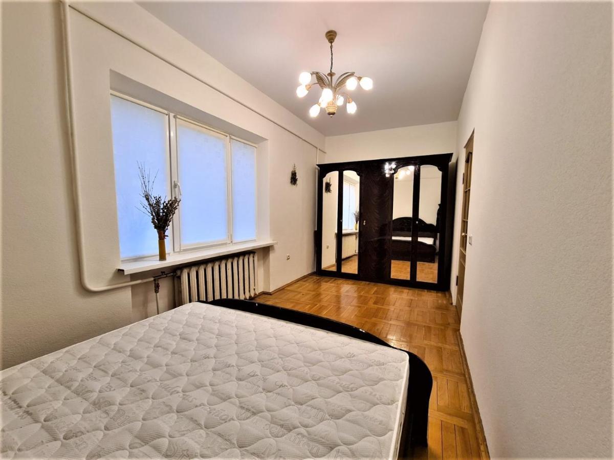82-Avenue Apartment Chernivtsi Exterior photo